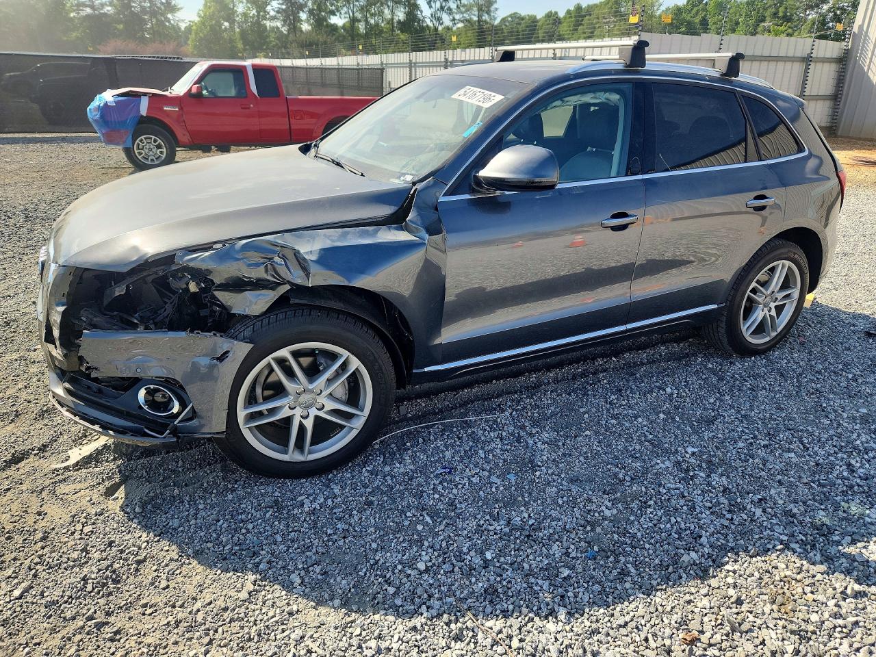 Salvage Audi Q5 Image