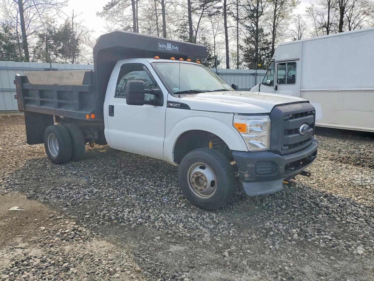 Salvage Ford F-350 Image