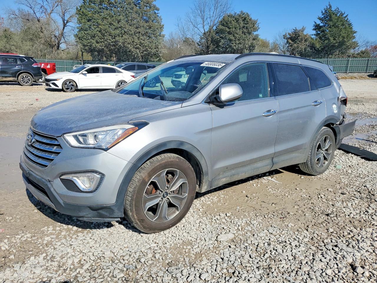 Salvage Hyundai SANTA FE Image