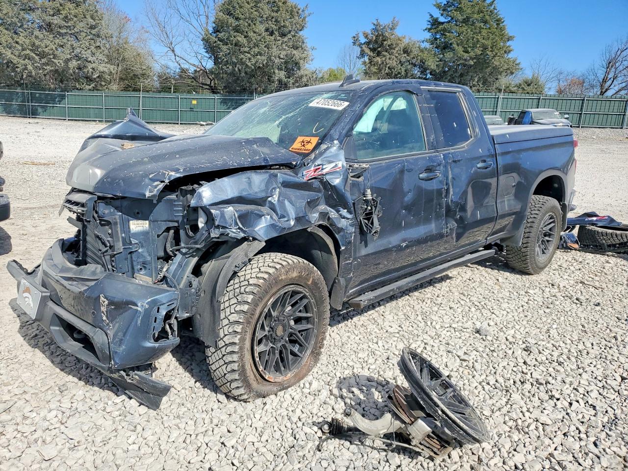 Salvage Chevrolet Silverado Image