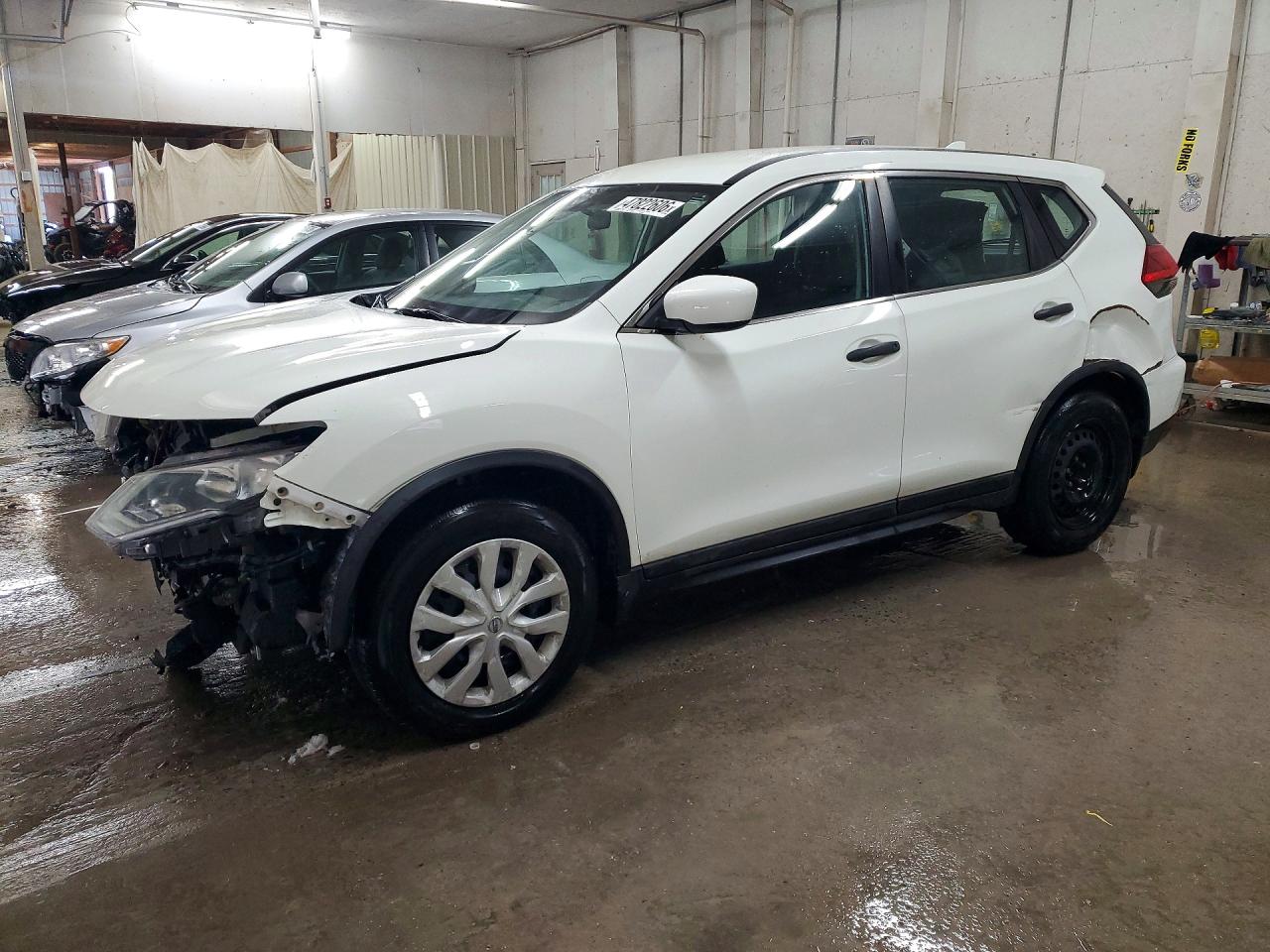 Salvage Nissan Rogue Image