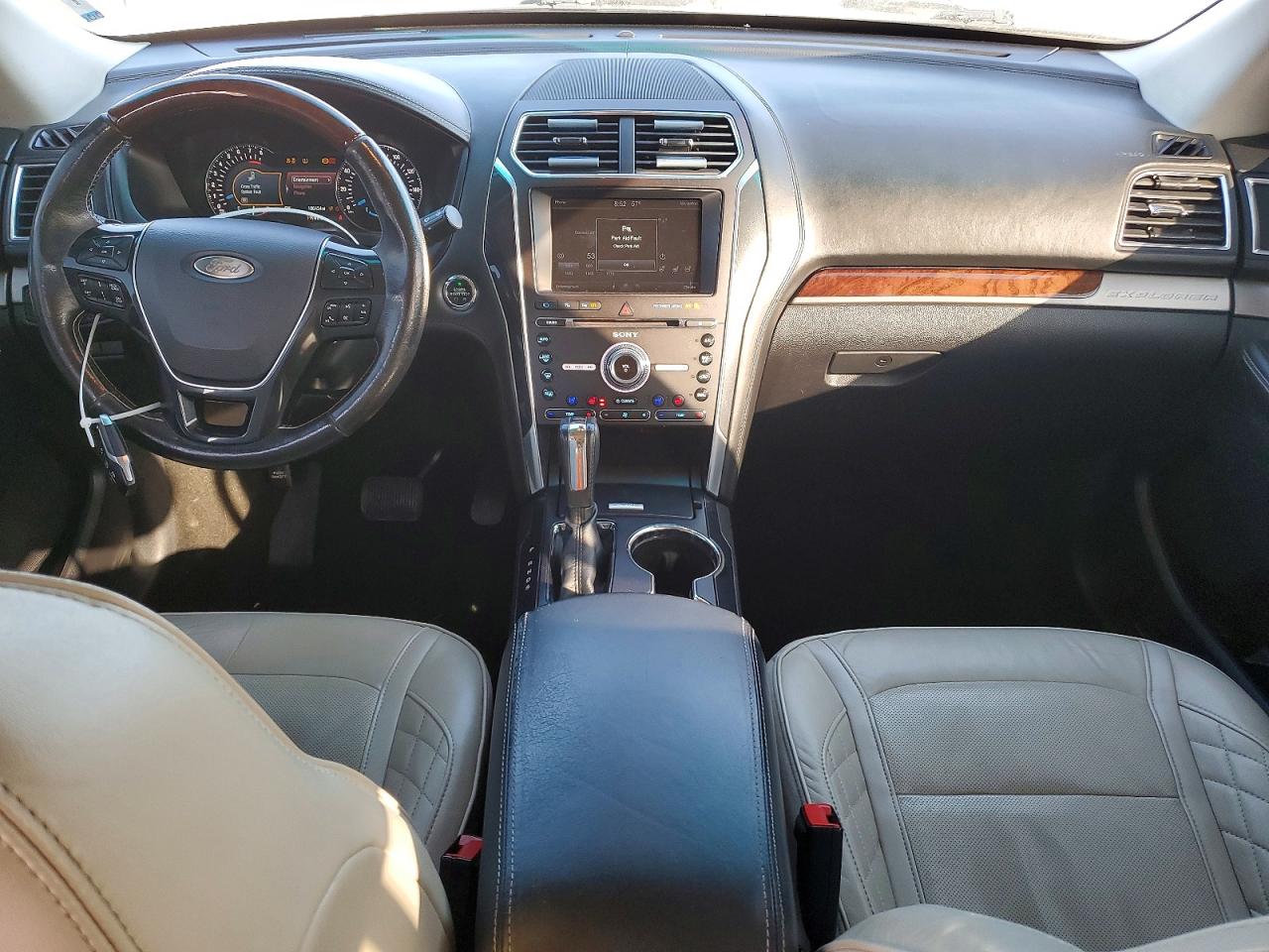 Ford Explorer Platinum