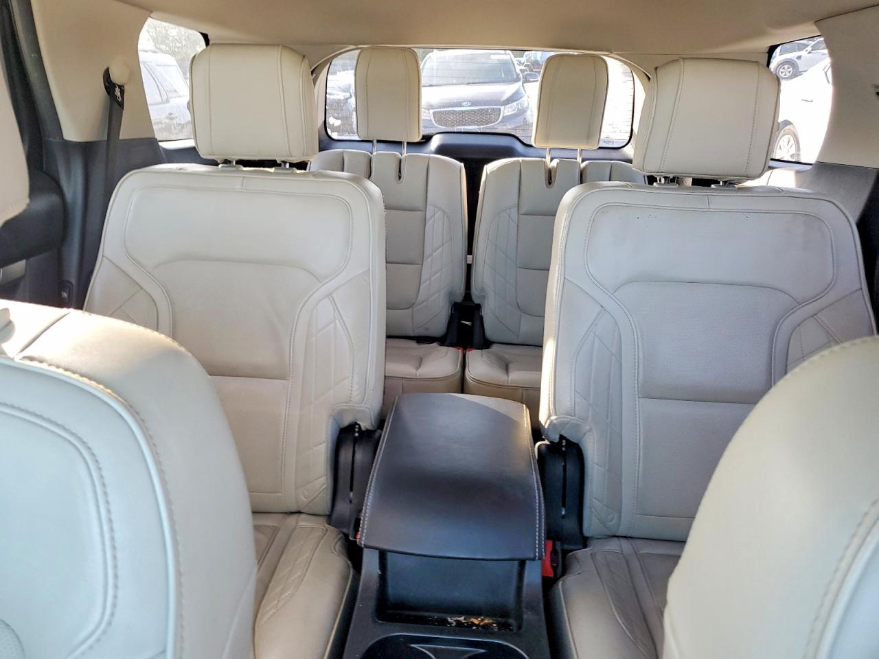 Ford Explorer Platinum