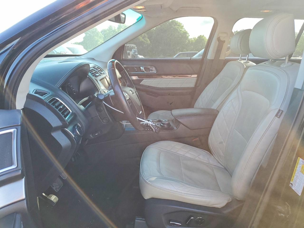 Ford Explorer Platinum