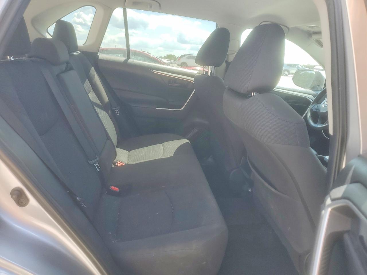 Toyota RAV4 Le