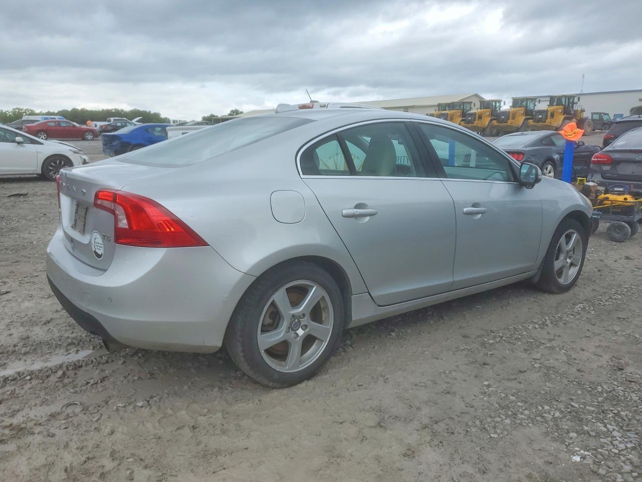 Volvo S60 T5