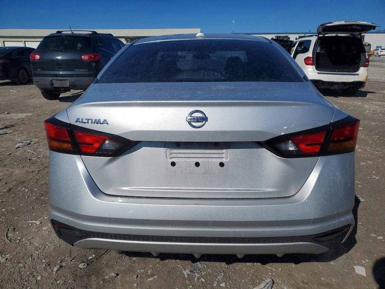 Nissan Altima S