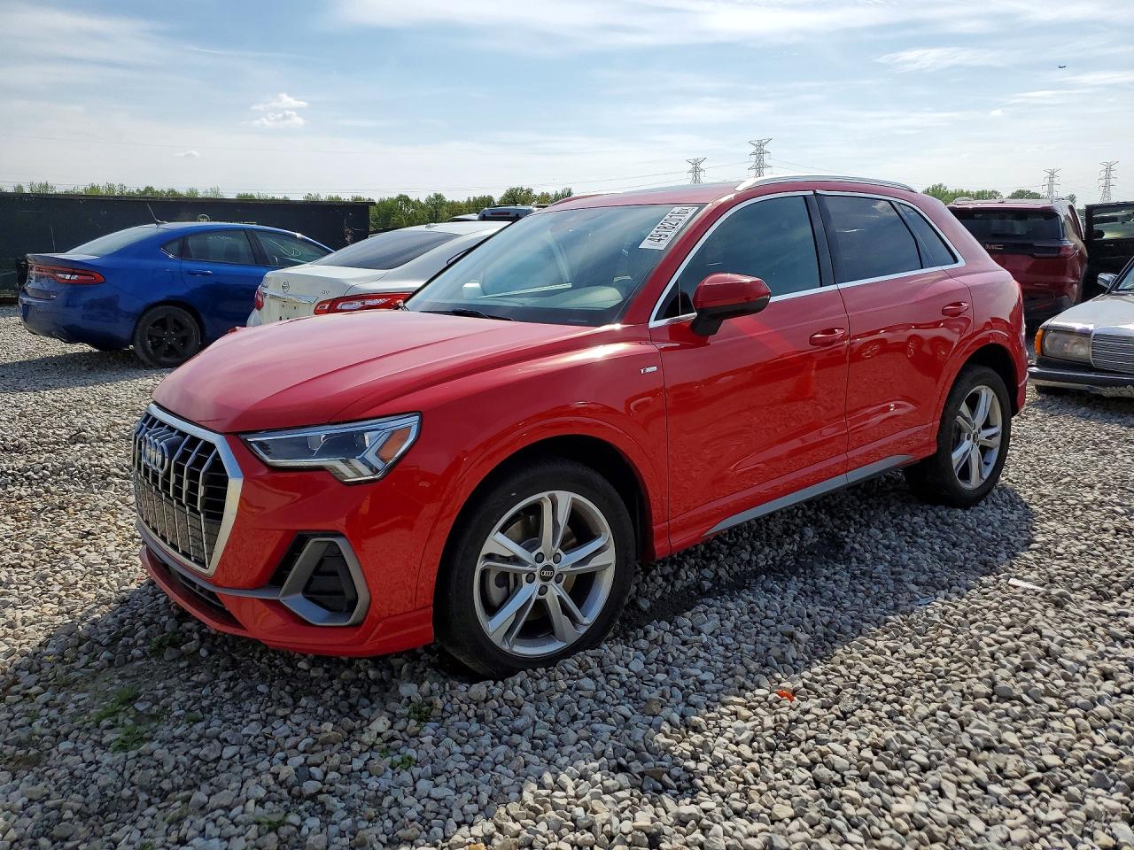 Salvage Audi Q3 Image