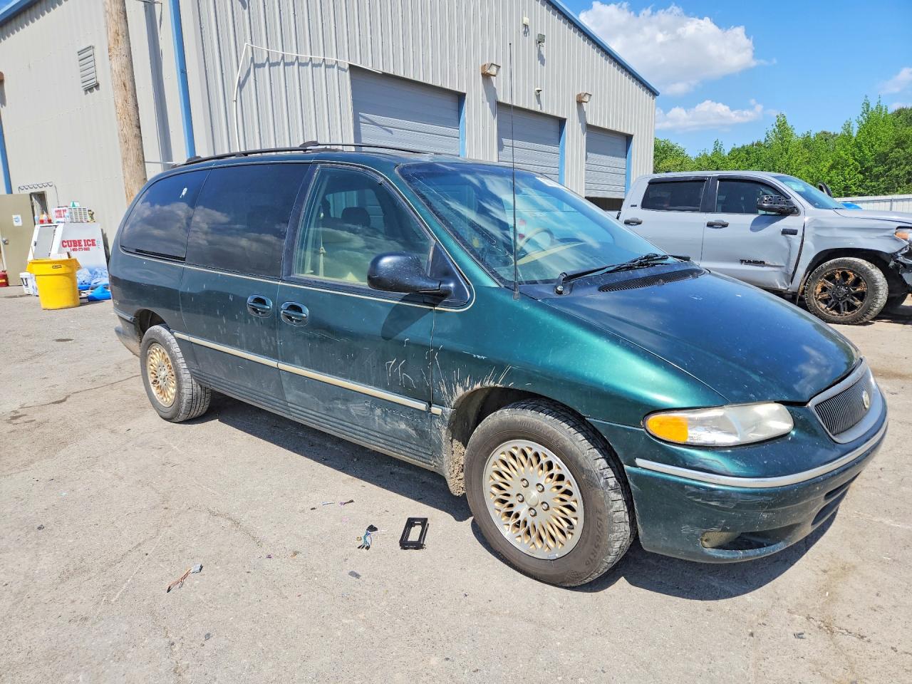 Chrysler Minivan Lxi