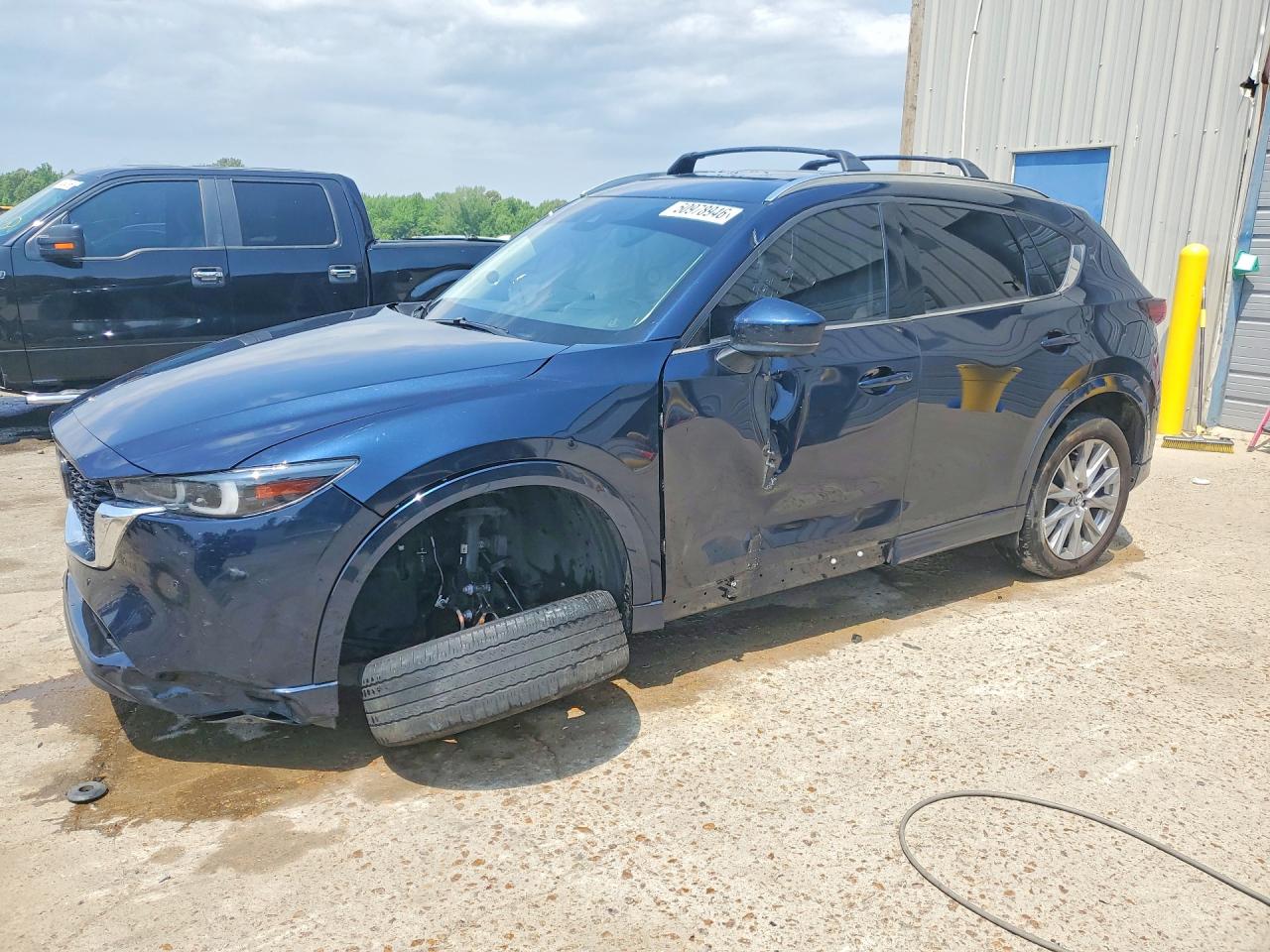 Salvage Mazda Cx Image