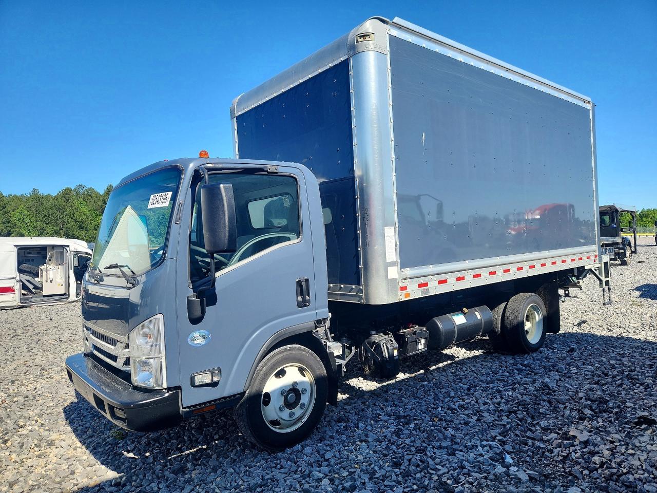Salvage Isuzu Npr Image