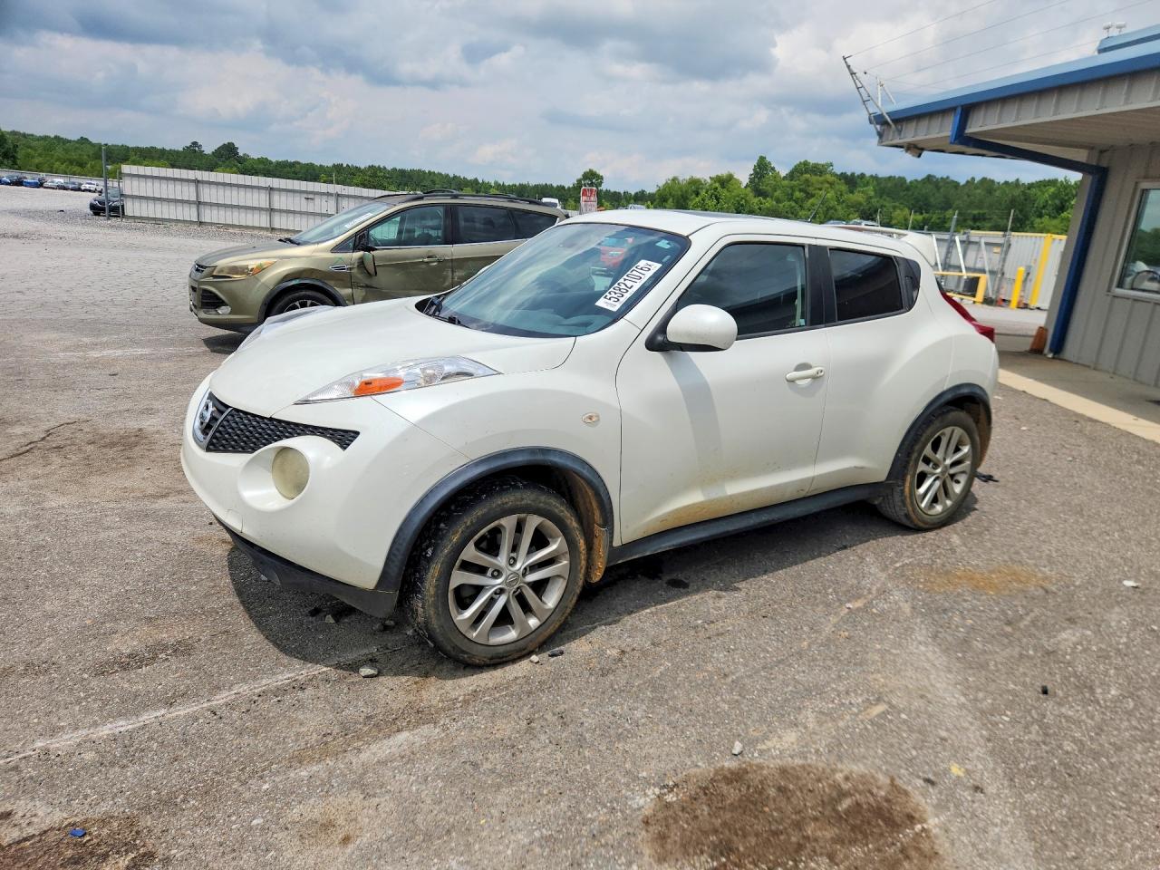 Salvage Nissan JUKE Image