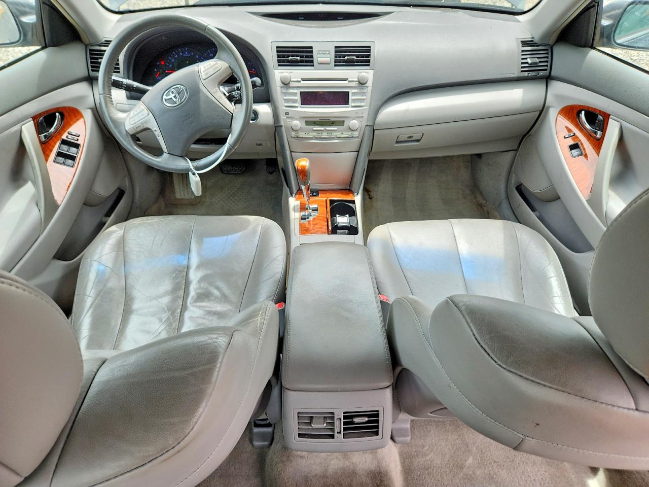 Toyota Camry Xle V6