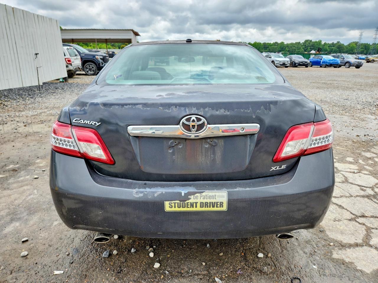 Toyota Camry Xle V6
