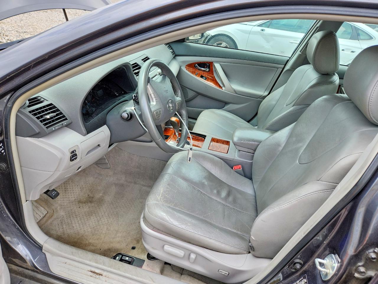 Toyota Camry Xle V6