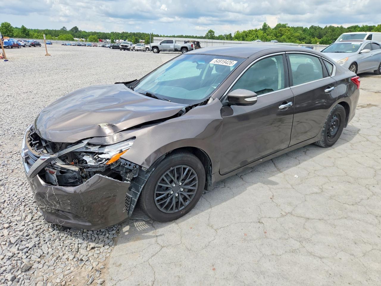 Salvage Nissan Altima Image
