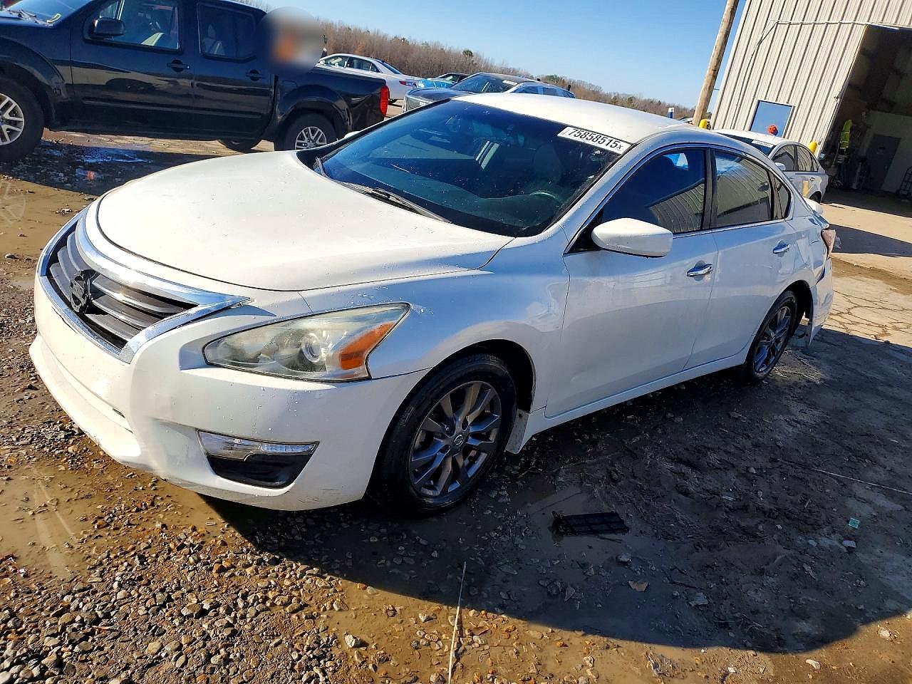 Salvage Nissan Altima Image
