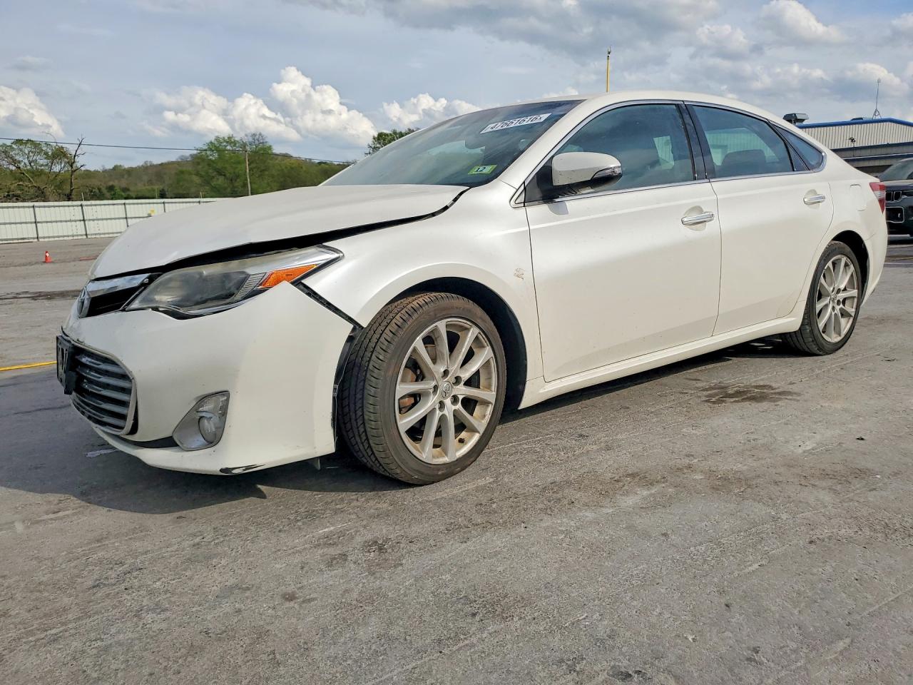 Salvage Toyota Avalon Image