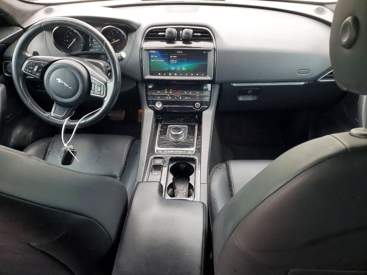 Jaguar F-PACE Premium