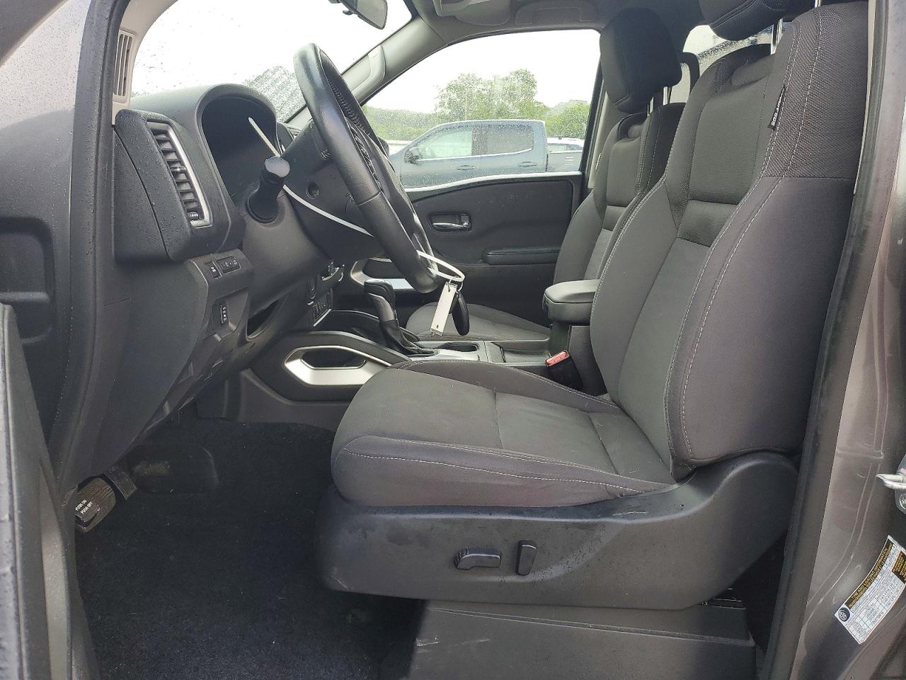 Nissan Frontier Sv