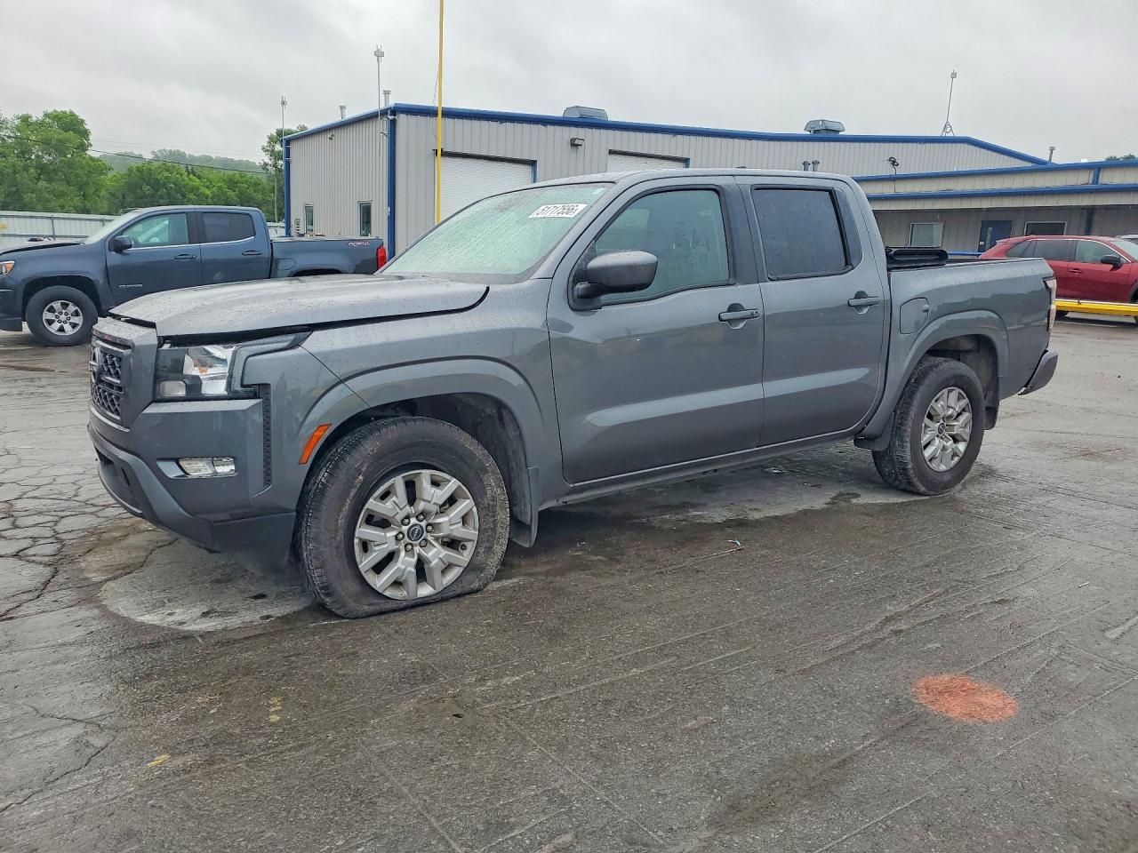 Salvage Nissan Frontier Image
