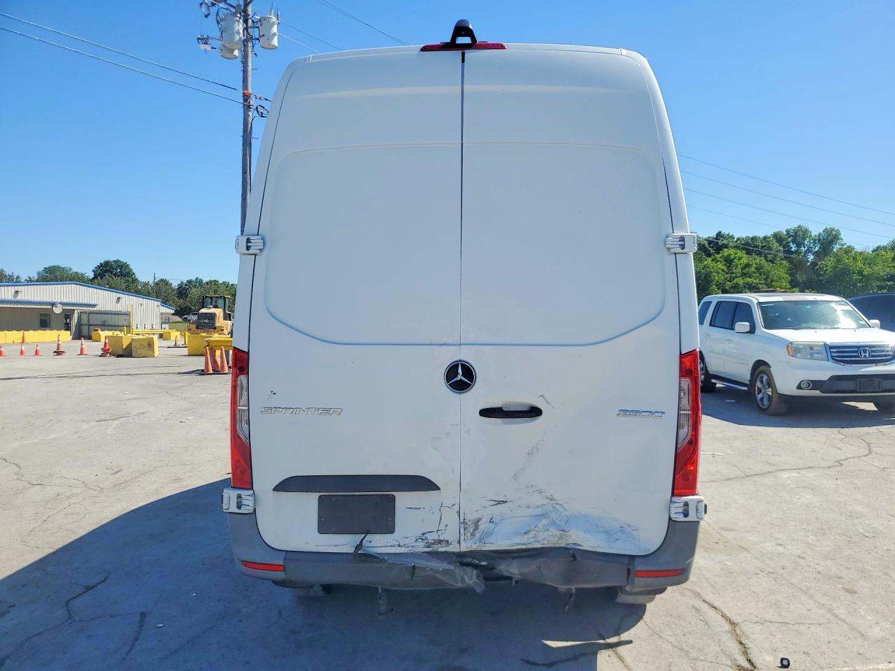 Mercedes-Benz Sprinter 2500