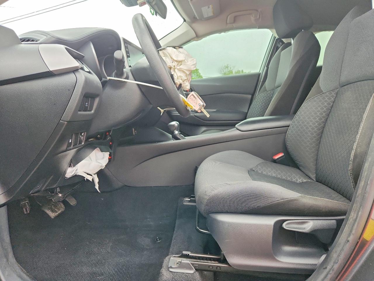 Toyota C-hr Le Le