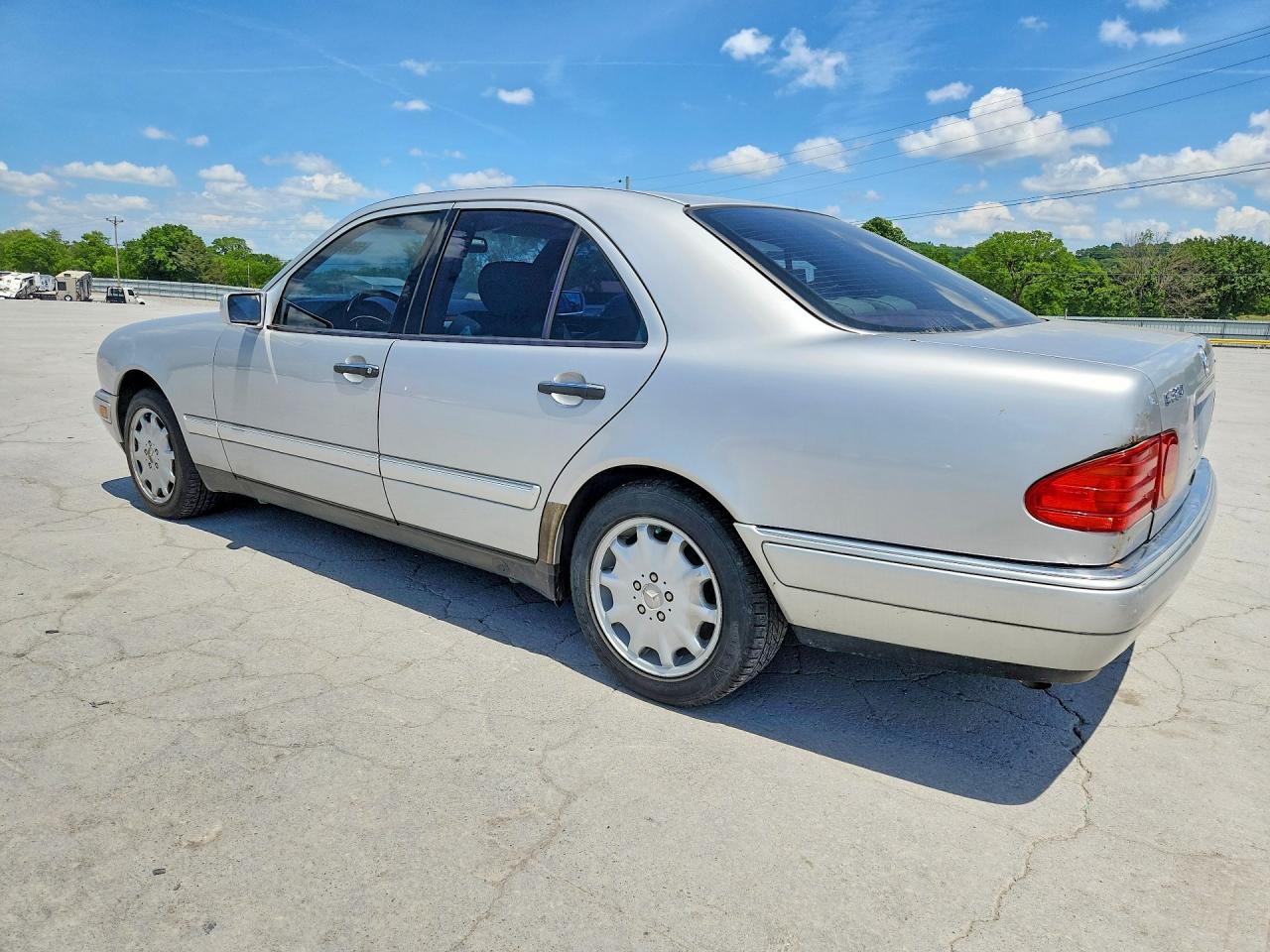 Mercedes-Benz E-Class 320 4matic