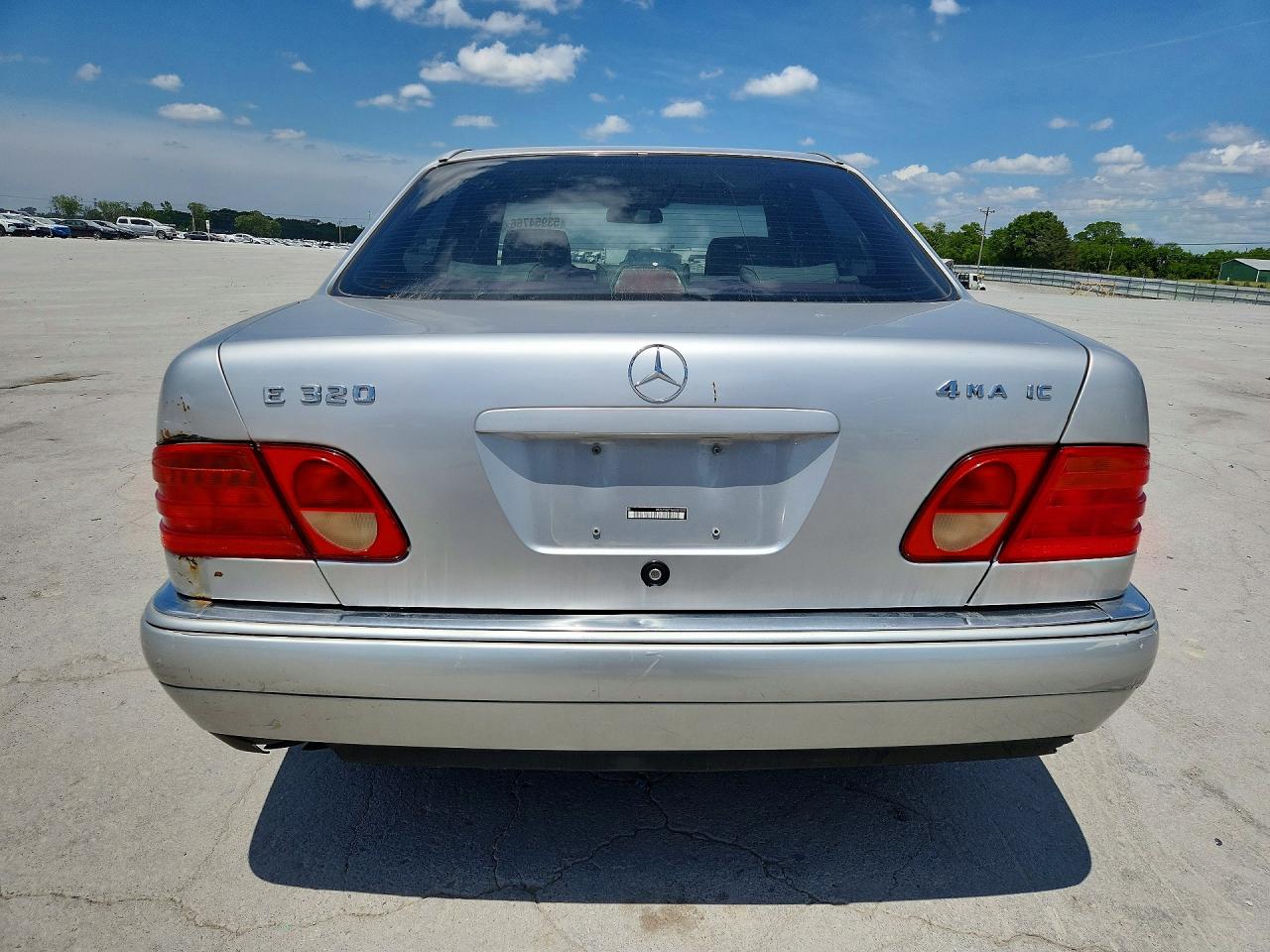 Mercedes-Benz E-Class 320 4matic