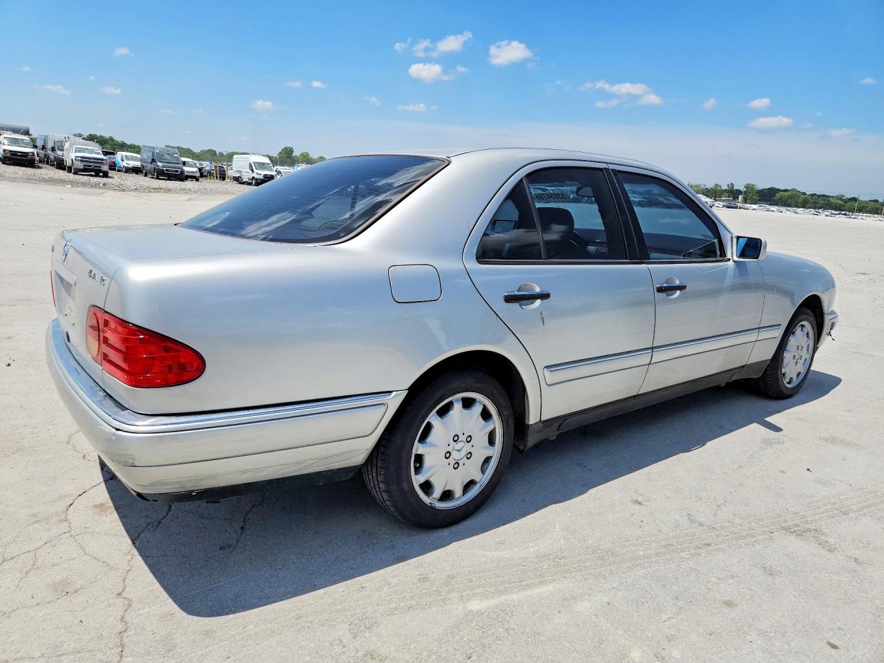 Mercedes-Benz E-Class 320 4matic