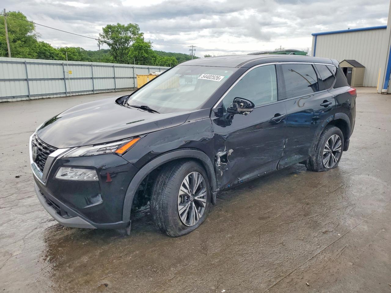 Salvage Nissan Rogue Image