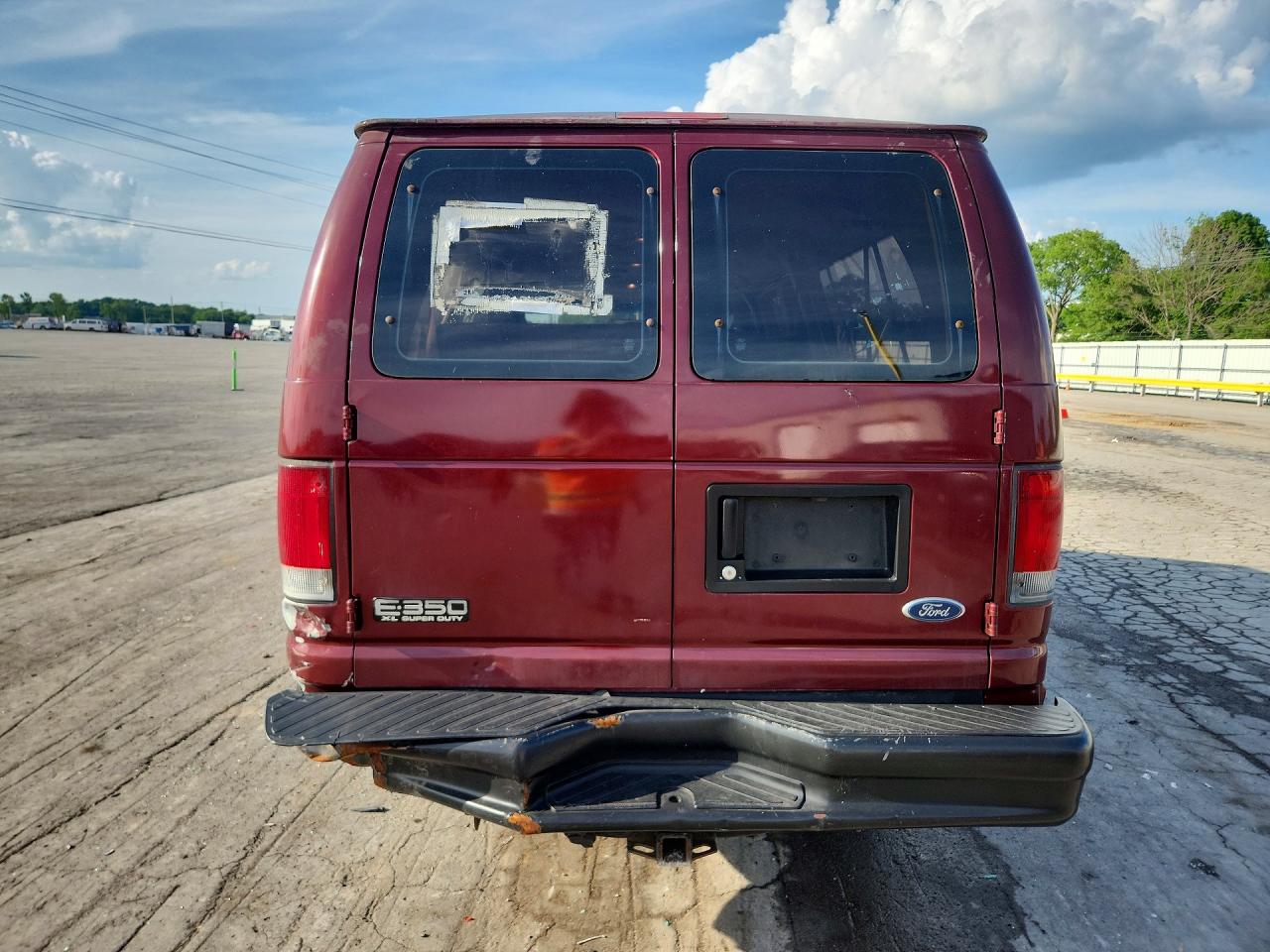 Ford Econoline E350 Super Duty Wagon