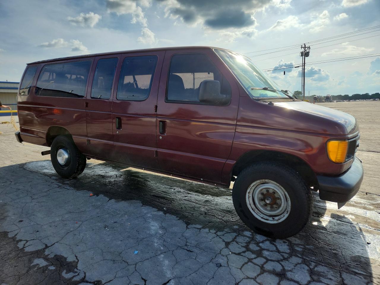 Ford Econoline E350 Super Duty Wagon