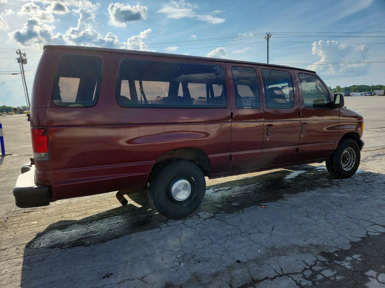Ford Econoline E350 Super Duty Wagon