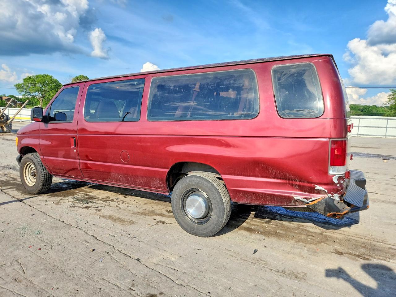 Ford Econoline E350 Super Duty Wagon
