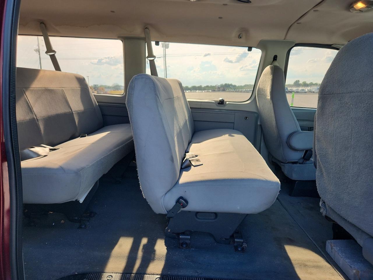 Ford Econoline E350 Super Duty Wagon