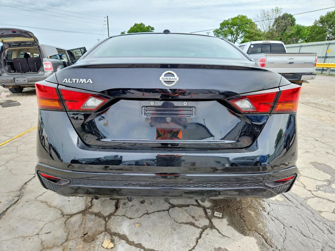 Nissan Altima S
