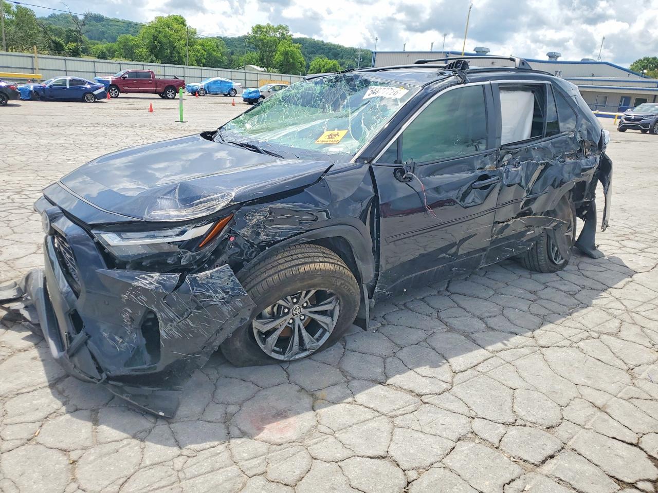 Salvage Toyota RAV4 Image