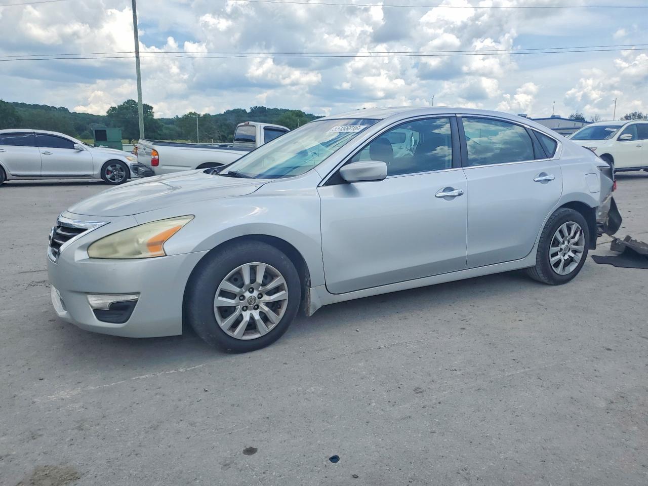 Salvage Nissan Altima Image