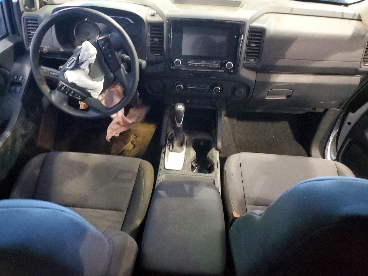 Nissan Frontier S