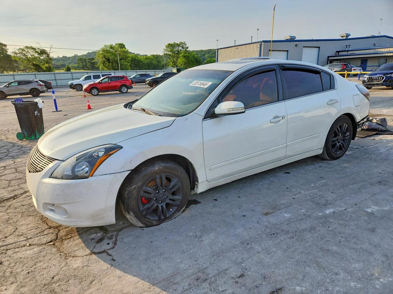 Salvage Nissan Altima Image