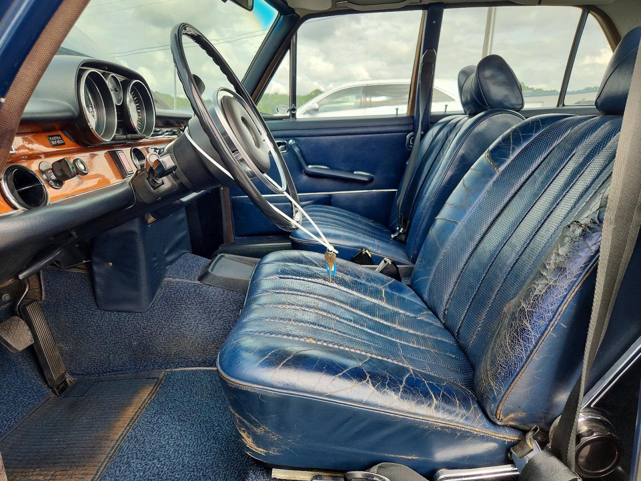Mercedes-Benz 280-Class