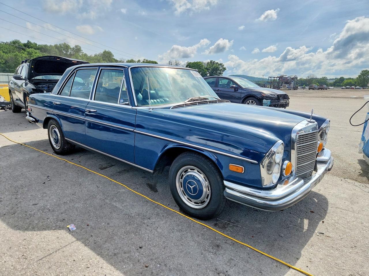 Mercedes-Benz 280-Class
