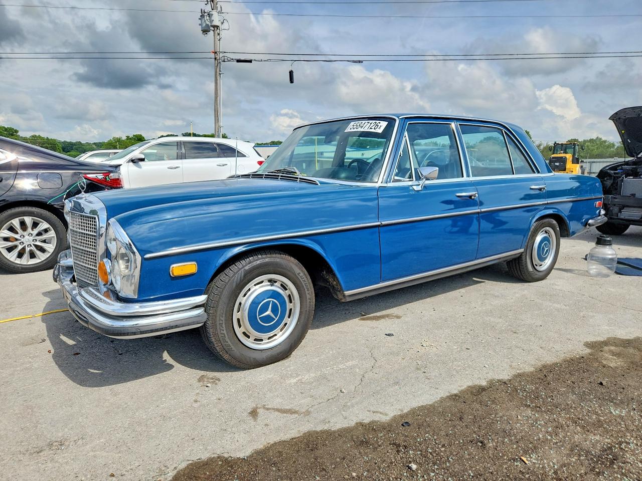 Salvage Mercedes-Benz 280-Class Image