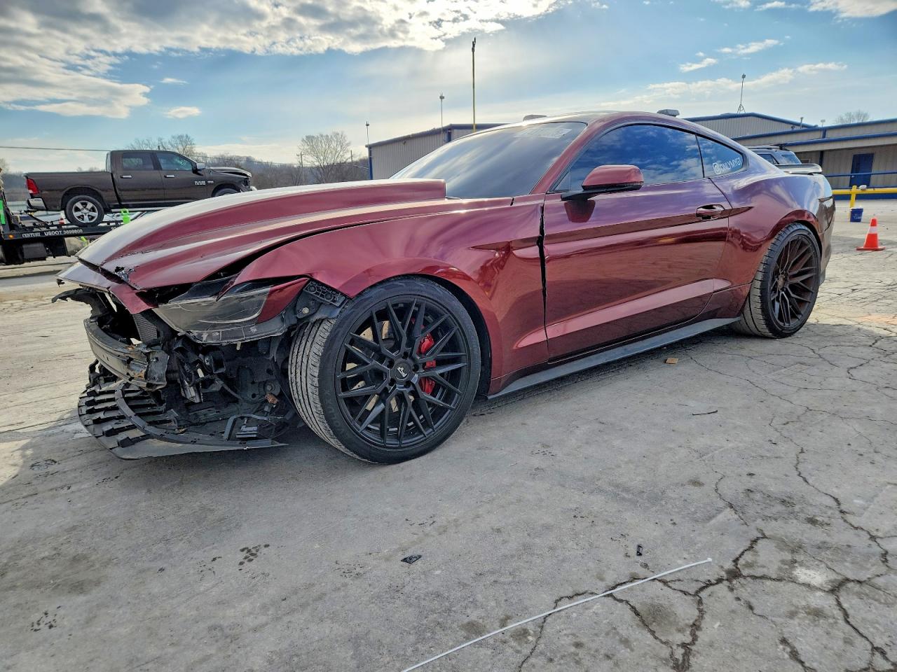 Salvage Ford Mustang Image