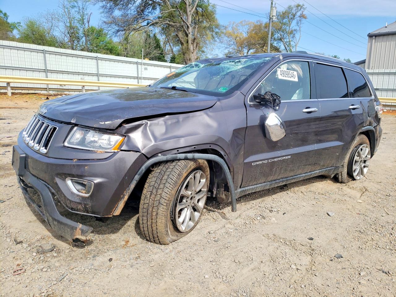 Salvage Jeep Cherokee Image