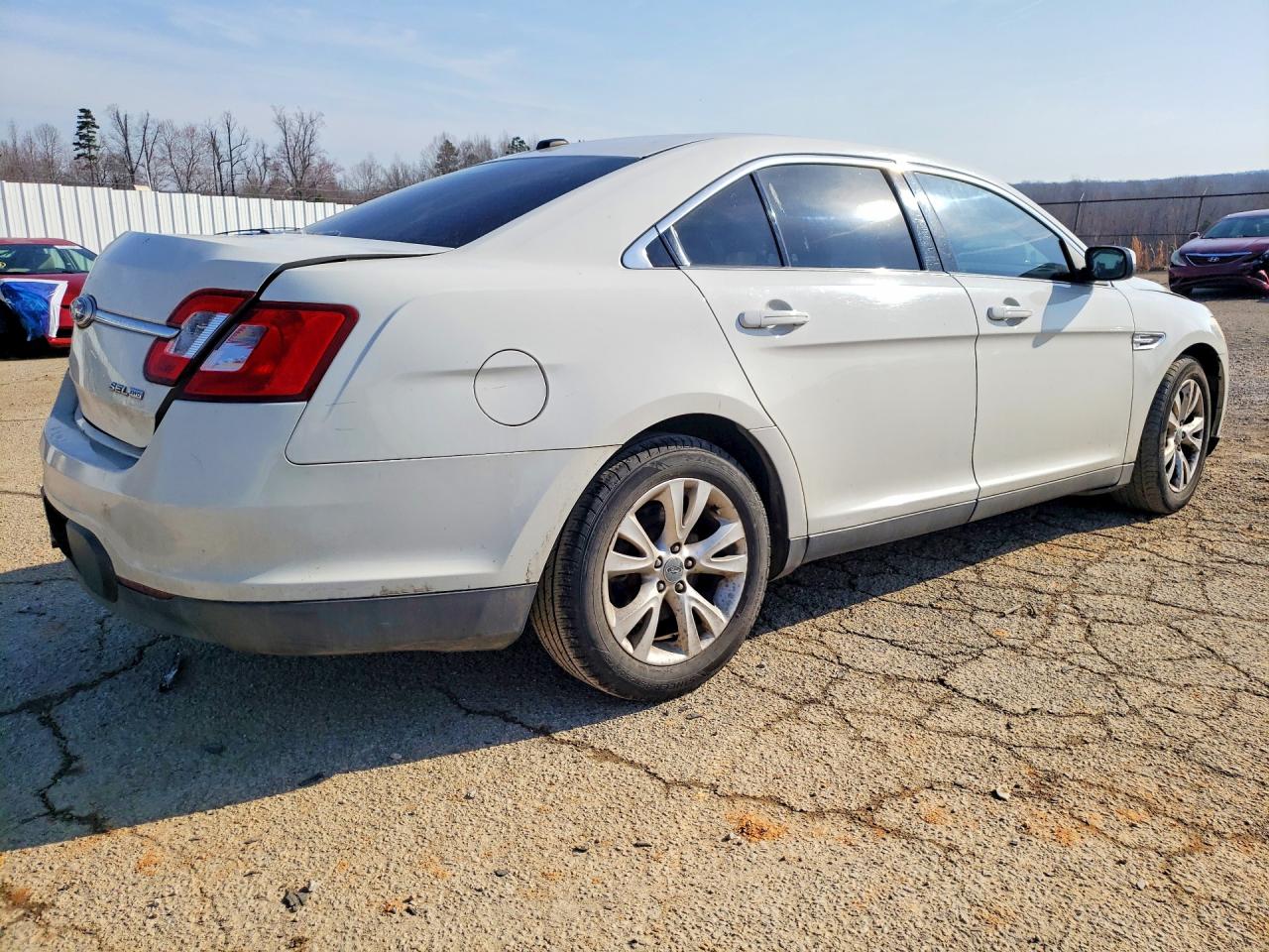 Ford Taurus Sel