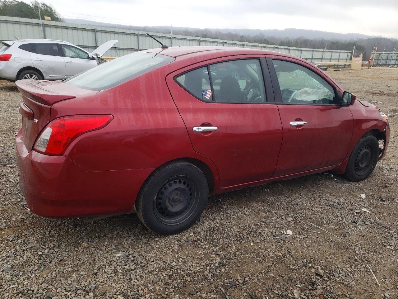 Nissan Versa S