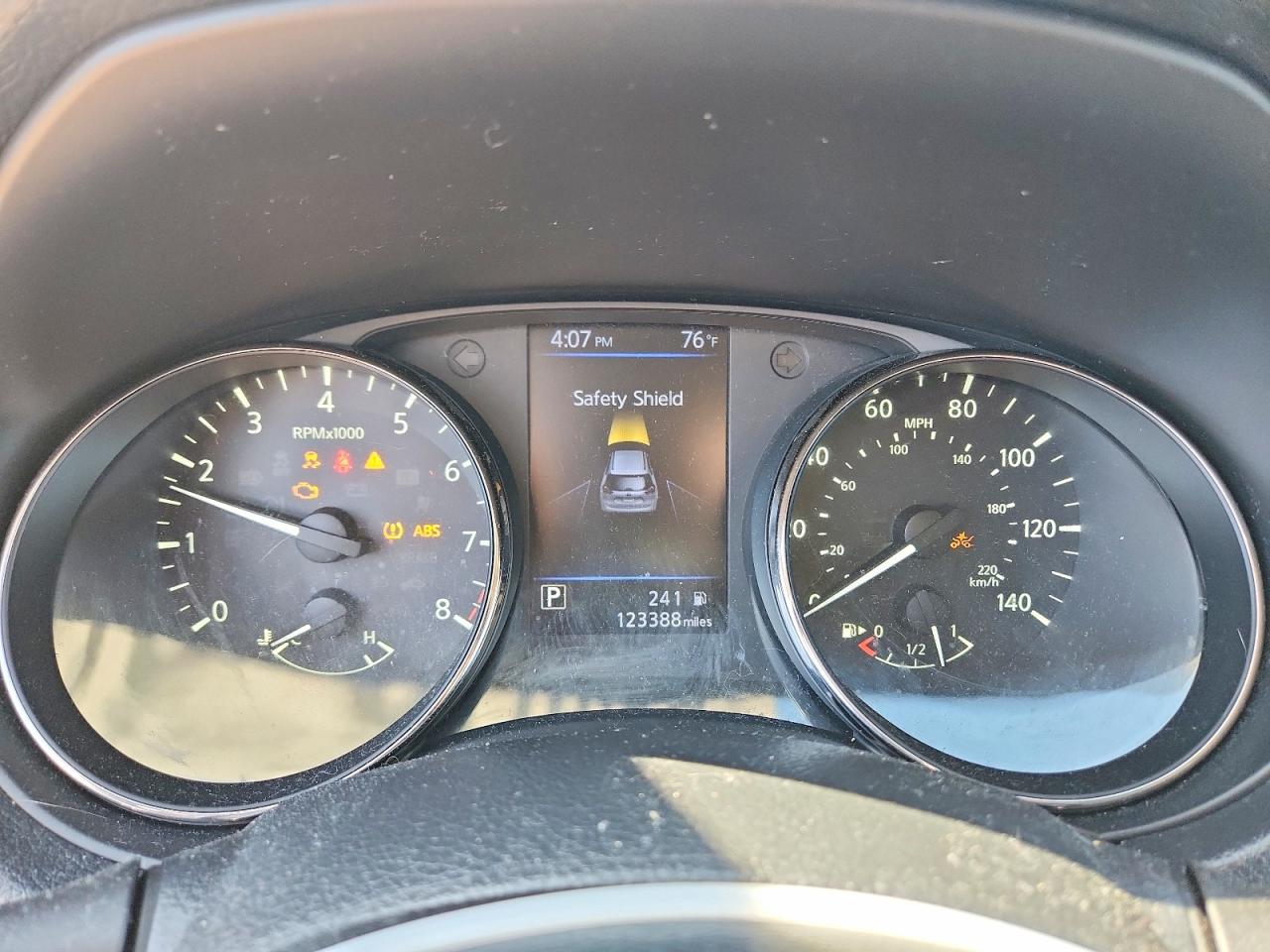 Nissan Rogue S