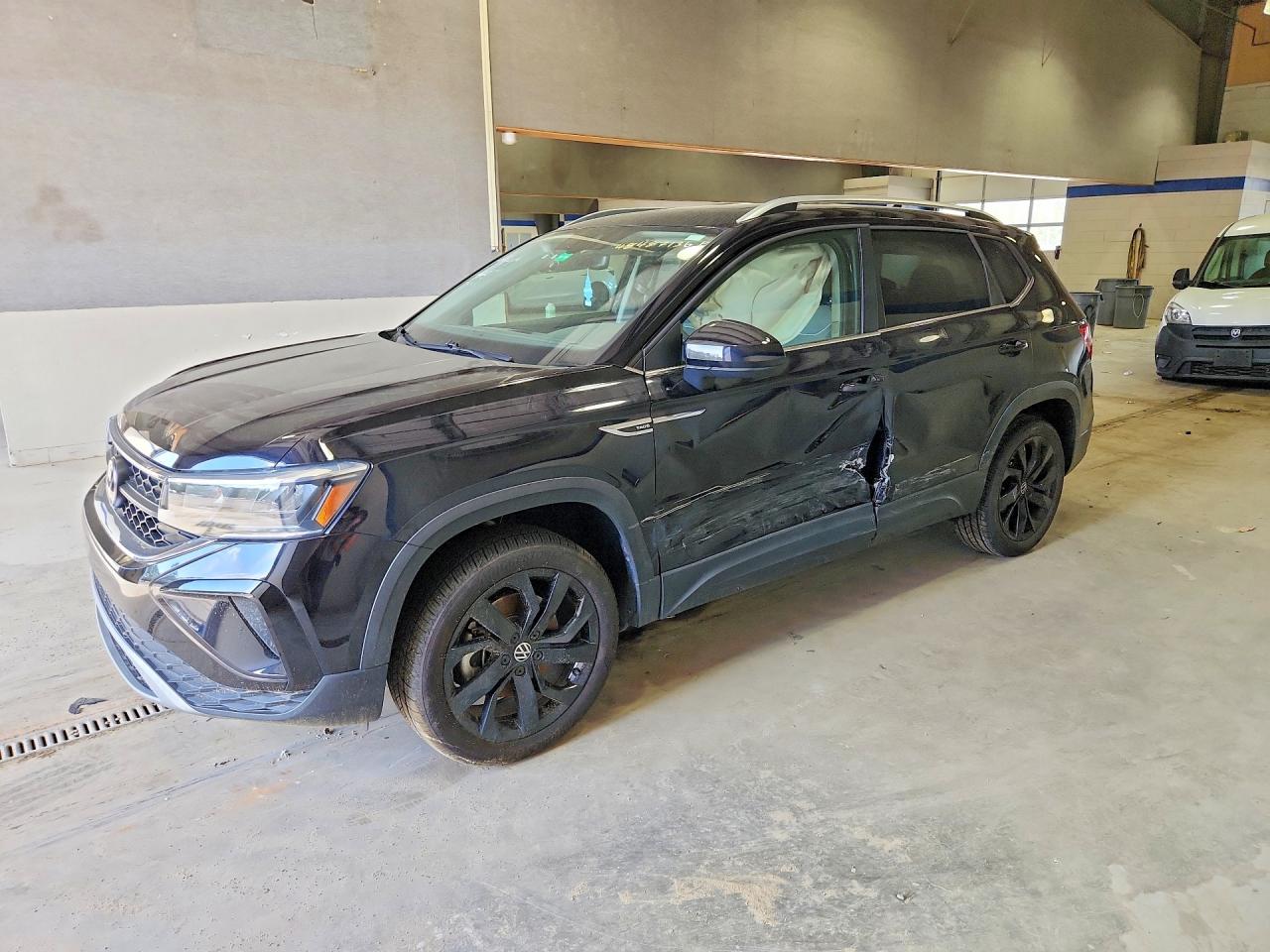 Salvage Volkswagen Taos Image